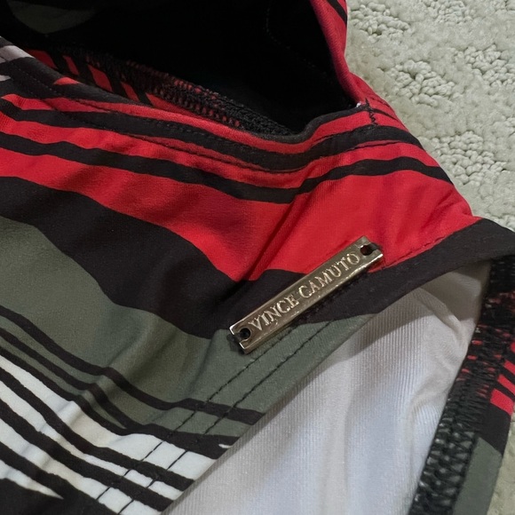 Vince Camuto Women’s One Shoulder Striped Cutout One Piece Size 6 - Picture 6 of 7